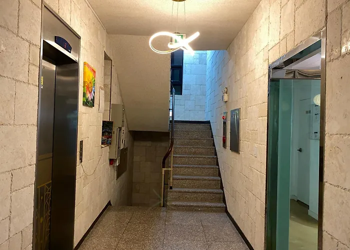 King's Garden Apartment