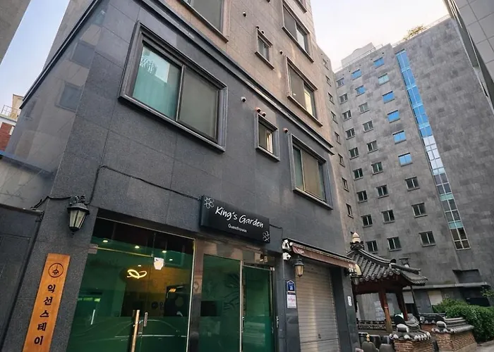 King's Garden Apartment *